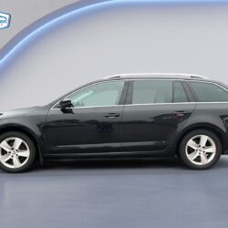 auto-Skoda-Octavia-JKF952-202502101349-1