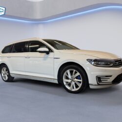 auto-Volkswagen-Passat-GON164-202503041409-1