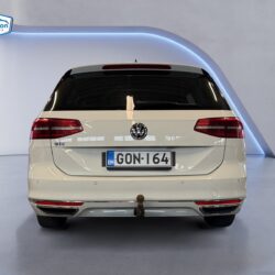 auto-Volkswagen-Passat-GON164-202503041409-4