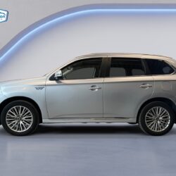 auto-Mitsubishi-Outlander-PHEV-ZNC852-202504171535-1