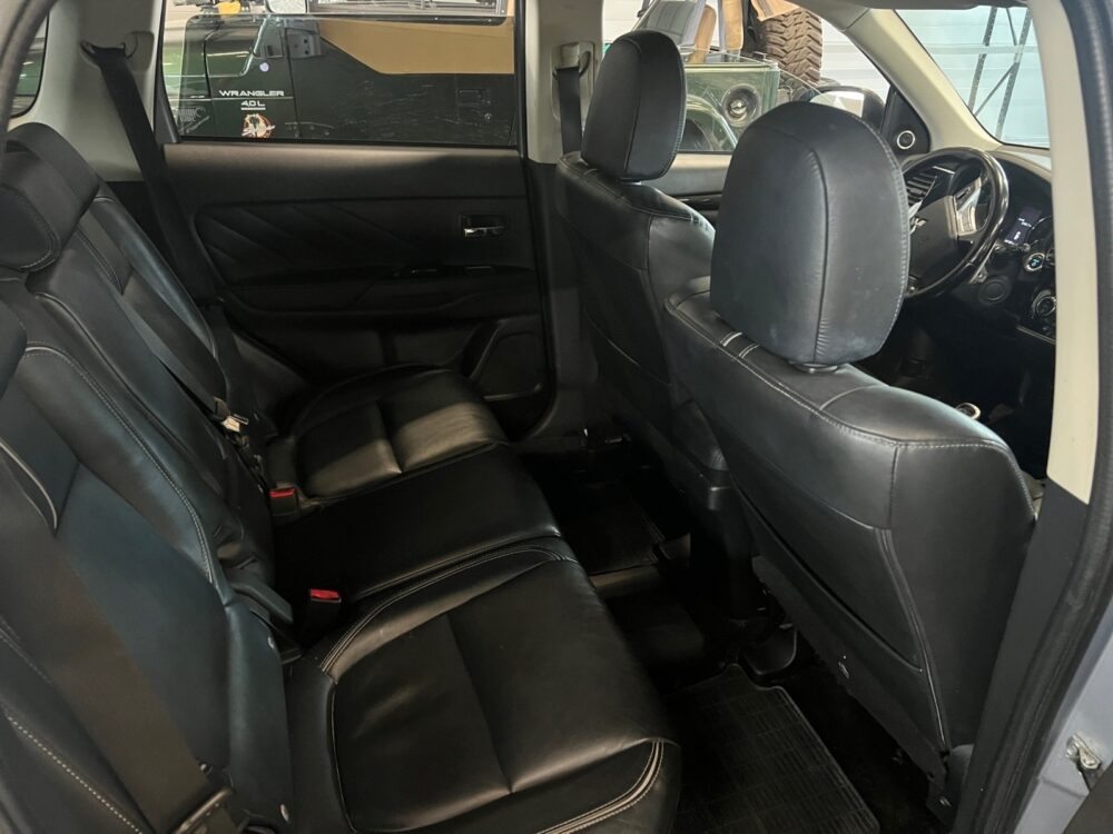 auto-Mitsubishi-Outlander-PHEV-ZNC852-202504171535-15 auto-Mitsubishi-Outlander-PHEV-ZNC852-202504171535-15