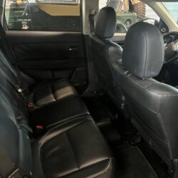 auto-Mitsubishi-Outlander-PHEV-ZNC852-202504171535-15