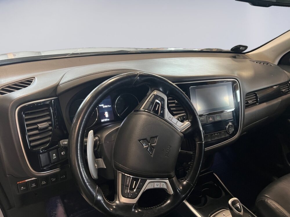 auto-Mitsubishi-Outlander-PHEV-ZNC852-202504171535-9 auto-Mitsubishi-Outlander-PHEV-ZNC852-202504171535-9