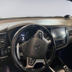auto-Mitsubishi-Outlander-PHEV-ZNC852-202504171535-9