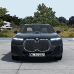 auto-BMW-i7-CR28379-202505280738-1