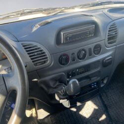 auto-Mercedes-Benz-Sprinter-CEO632-202505052205-10