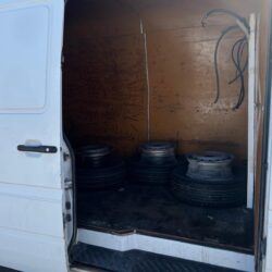 auto-Mercedes-Benz-Sprinter-CEO632-202505052205-14