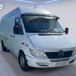 auto-Mercedes-Benz-Sprinter-CEO632-202505052205-2