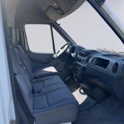 auto-Mercedes-Benz-Sprinter-CEO632-202505052205-8