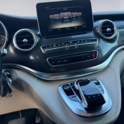 auto-Mercedes-Benz-V-XRN729-202505221529-15