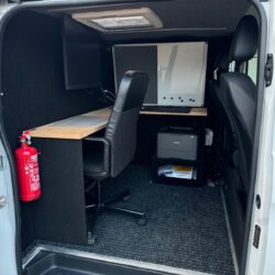 auto-Mercedes-Benz-Vito-RVX665-202505191306-10