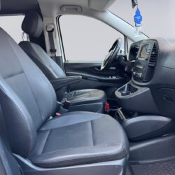 auto-Mercedes-Benz-Vito-RVX665-202505191306-12