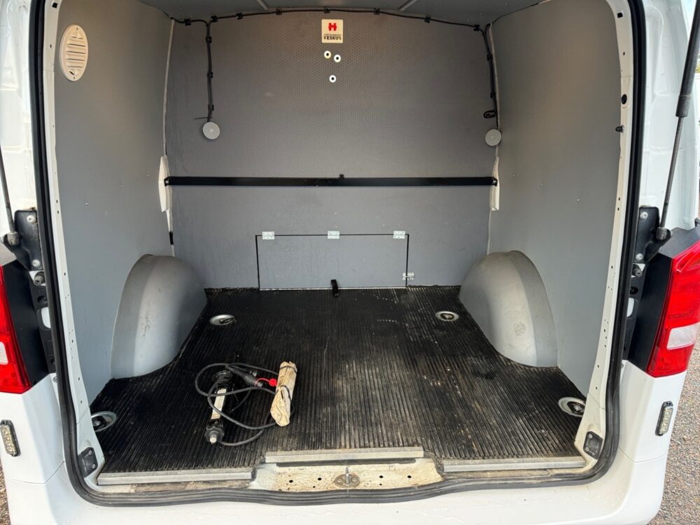 auto-Mercedes-Benz-Vito-RVX665-202505191306-9 auto-Mercedes-Benz-Vito-RVX665-202505191306-9