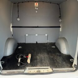 auto-Mercedes-Benz-Vito-RVX665-202505191306-9