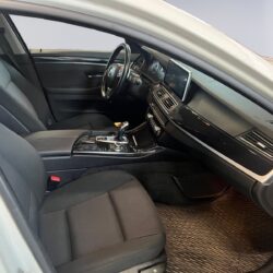 auto-BMW-520-IKC369-202506021341-10