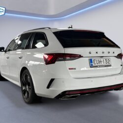 auto-Skoda-Octavia-EUH132-202506251131-2
