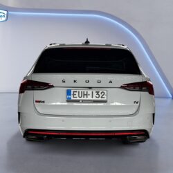 auto-Skoda-Octavia-EUH132-202506251131-3