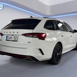auto-Skoda-Octavia-EUH132-202506251131-4