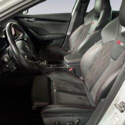 auto-Skoda-Octavia-EUH132-202506251131-8