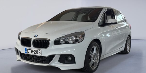 BMW 225