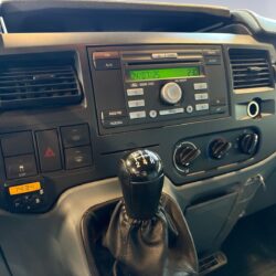 auto-Ford-Transit-BBY384-202507041559-10