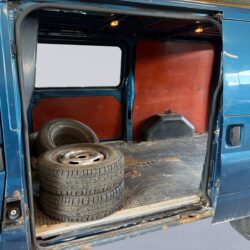 auto-Ford-Transit-BBY384-202507041559-13