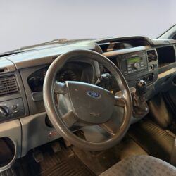 auto-Ford-Transit-BBY384-202507041559-9