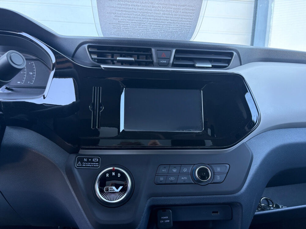 auto-Maxus-e-Deliver-3-MAX30-202507101450-10 auto-Maxus-e-Deliver-3-MAX30-202507101450-10