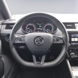 auto-Skoda-Octavia-BUP670-202507290959-10
