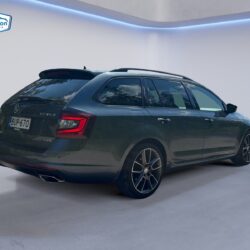 auto-Skoda-Octavia-BUP670-202507290959-5
