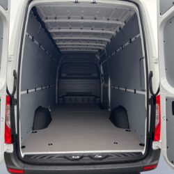 auto-Mercedes-Benz-Sprinter-P835181-202508291640-9