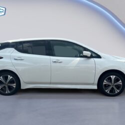 auto-Nissan-Leaf-CPL132-202508280923-5