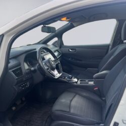 auto-Nissan-Leaf-CPL132-202508280923-8