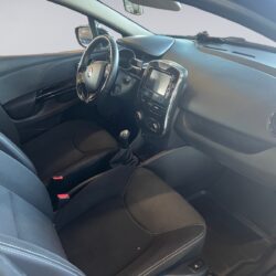 auto-Renault-Clio-YIR344-202508050913-13