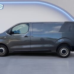 auto-Toyota-Proace-COC720-202508201632-1