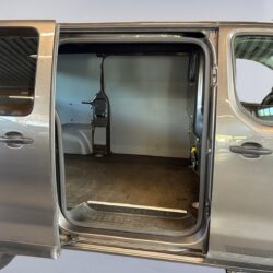 auto-Toyota-Proace-COC720-202508201632-14