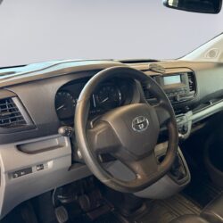 auto-Toyota-Proace-COC720-202508201632-9