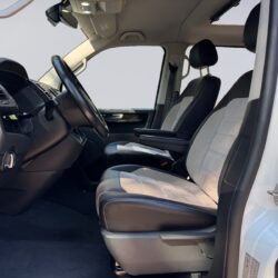 auto-Volkswagen-Multivan-085174-202508021716-15