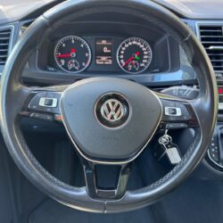 auto-Volkswagen-Multivan-085174-202508021716-18
