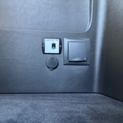 auto-Volkswagen-Multivan-085174-202508021716-9