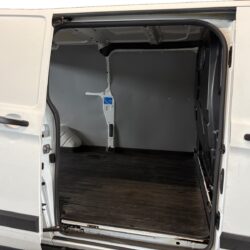 auto-Ford-Transit-Custom-JIZ160-202509011412-13