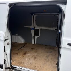 auto-Ford-Transit-Custom-XPR482-202509231320-13