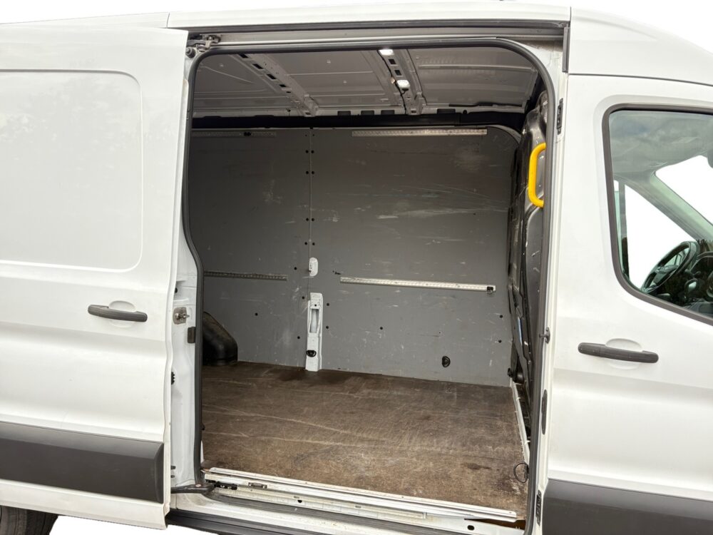 auto-Ford-Transit-ETN136-202509301457-13 auto-Ford-Transit-ETN136-202509301457-13
