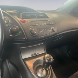 auto-Honda-Civic-ZZH856-202509081046-11