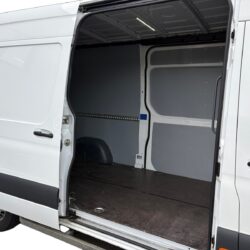 auto-Mercedes-Benz-Sprinter-YXO772-202509261636-13