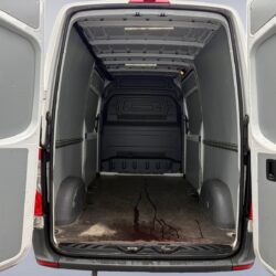 auto-Mercedes-Benz-Sprinter-YXO772-202509261636-14