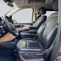 auto-Mercedes-Benz-V-XRN729-202509091838-13