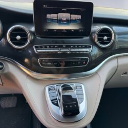 auto-Mercedes-Benz-V-XRN729-202509091838-15