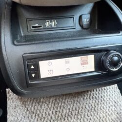 auto-Mercedes-Benz-V-XRN729-202509091838-17