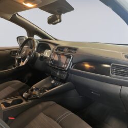 auto-Nissan-Leaf-ESV458-202509021405-12